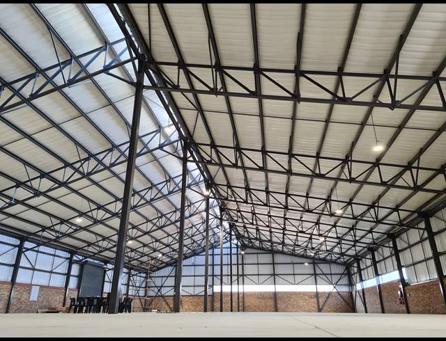 2,458M² WAREHOUSE TO LET IN RIVERSANDS